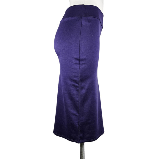 Alternate side view of a purple high-waisted pencil skirt on a mannequin, showing the skirt's consistent fit and professional cut.