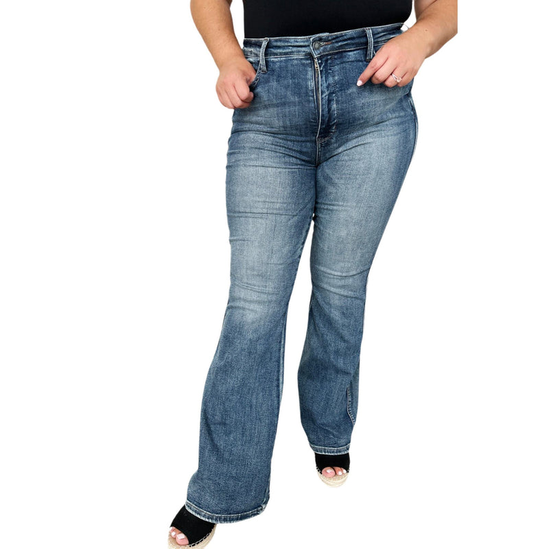 Load image into Gallery viewer, Front view of Judy Blue High Waist Tummy Control Flare Jeans with a focus on the tummy control and high waist design.
