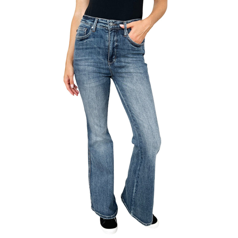 Load image into Gallery viewer, Front view of Judy Blue High Waist Tummy Control Flare Jeans, showcasing the high-rise waist and retro-inspired flare leg with a relaxed fit.
