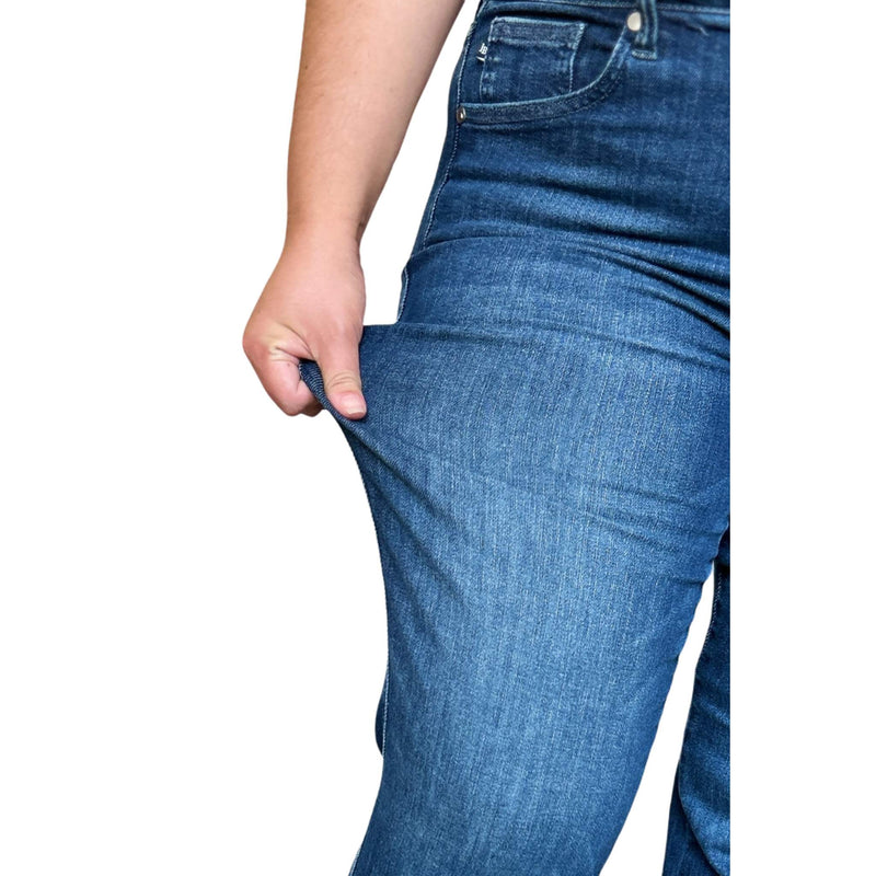 Load image into Gallery viewer, Close-up of the stretch fabric on Judy Blue Full Size Tummy Control Straight Jeans, highlighting the comfortable fit.
