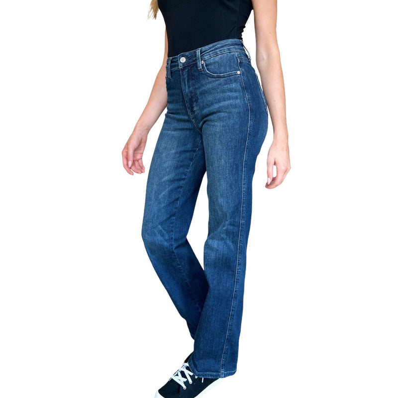 Load image into Gallery viewer, Side view of a model wearing Judy Blue Full Size Tummy Control Straight Jeans, showcasing the straight leg fit.
